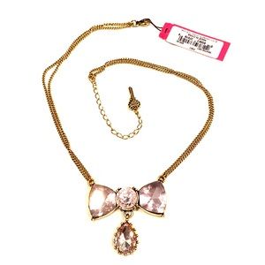 Betsey Johnson Bow & Tear drop Necklace 🎀💝